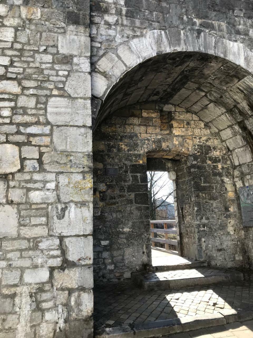 Отель Logis Pastis Маастрихт Экстерьер фото