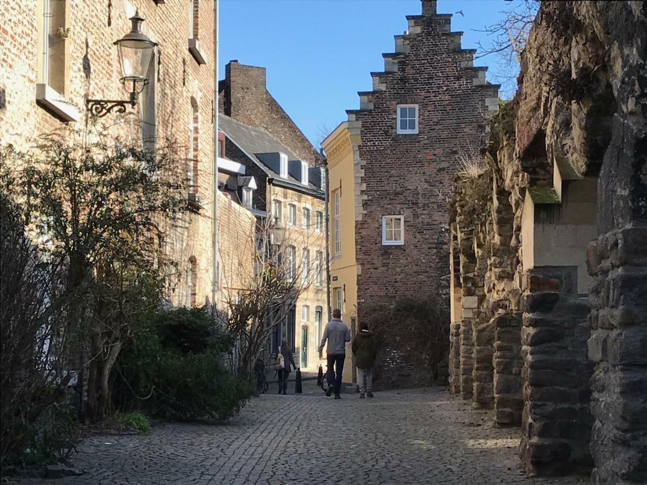 Отель Logis Pastis Маастрихт Экстерьер фото